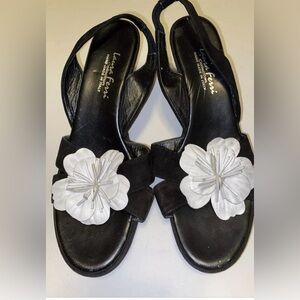 Laura Ferri black & white flower Shoes 7.5
